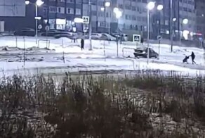 Сбила коляску с ребёнком и скрылась