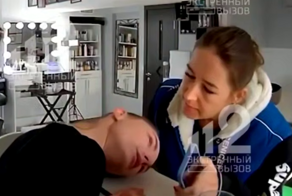 Полиция не стала наказывать кубанскую чиновницу за избиение разлучницы