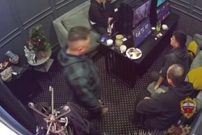 В Москве  два брата делали ставки в букмекерской конторе, и к ним подошли трое незнакомых