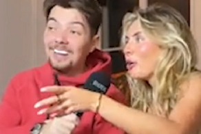 Мать поймала своего сына в очереди на секс с актрисой фильмов 18+ и загнала его домой