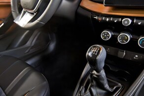 Лада Веста теперь с шестиступенчатой механической коробкой передач