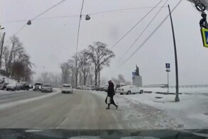 Перекрестилась и дальше пошла