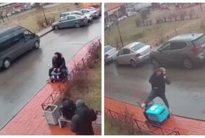 В Мурино молодые люди избивали и пытались вскрыть  робота-доставщика