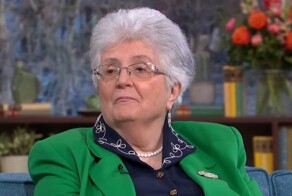 72-летняя британка ушла в эскорт после 40 лет в церкви и выплатила ипотеку