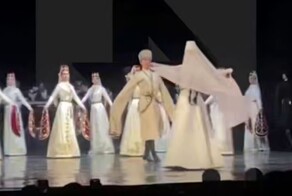 Народная артистка Северной Осетии скончалась во время выступления