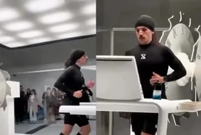 Музыкант устроил неожиданный перфоманс ради продвижения своего альбома