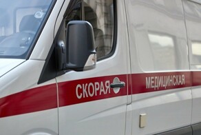 В Петербурге спасателям пришлось выломать двери, чтобы эвакуировать 300-килограммового мужчину