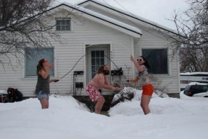 Новая забава в Фейсбуке (10 фото)