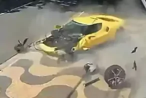 Сотрудник дилерского центра разбил дорогостоящий Ferrari 296 GTB