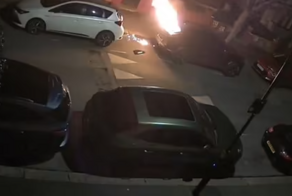 Преступник пытался поджечь автомобиль, однако его настигла мгновенная карма