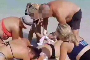 Туристка хотела сфотографировать акулу, но лишилась рук