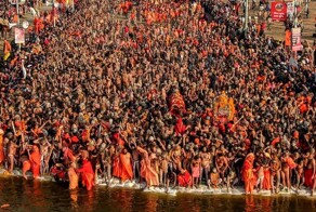 В Индии стартовал Великий Кумбха Мела — грандиозный религиозный фестиваль, который проводится раз в 144 года