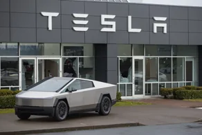 Неизвестные обстреляли автосалон Tesla и призвали убить Илона Маска