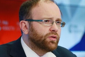 «Глумление над религиозными символами»: в РПЦ осудили картину из кабинета российского муфтия с поверженными русскими князьями и пирующими монголами