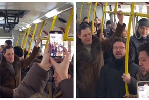 Душевное видео из красноярского автобуса: сибиряки военной песней поздравили наших защитников