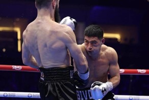 Боксёр Дмитрий Бивол взял реванш у Артура Бетербиева и стал абсолютным чемпионом мира