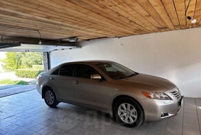 В России выставили на продажу очередную "капсулу времени" — новую Toyota Camry 2008 года