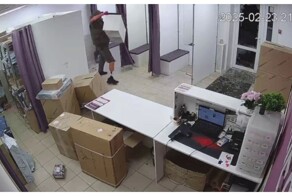 Мужчина без ноги устроил погром в пункте выдачи заказов