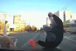 Стоял, стоял и поехал