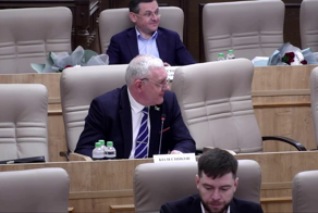 Екатеринбургский депутат порадовался за благосостояние россиян, которые «за закладками на такси ездят»