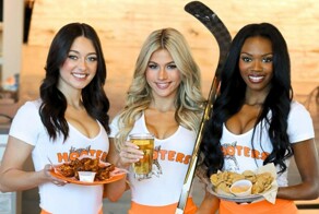 Спасибо курсу на толерантность: компания Hooters объявила о своём банкротстве