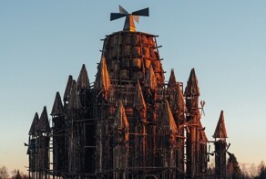 «Явно враждебные символы для русского мира»: общественники призвали обратить внимание на замок, который сожгут в Калужской области на Масленицу