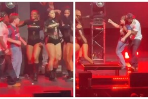 Юный фанат залез на сцену во время выступления американского рэпера DaBaby в Москве и устроил совсем другой концерт