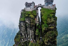 10 впечатляющих религиозных объектов со всего мира