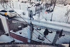 В Воронеже таксист уехал с чемоданами, но без пассажира