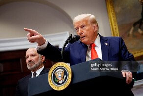 Зеленского разводят, как ребёнка