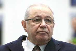 Юморист Евгений Петросян попал в реанимацию