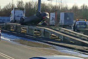 Красиво ушатал автомобиль