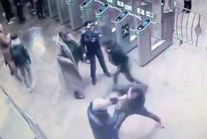 Пьяный пассажир устроил дебош в столичном метро и поплатился