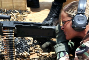 Девушки в военной форме (60 фото)