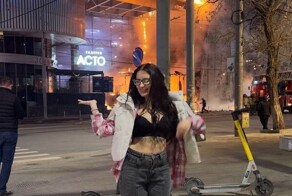 Жительница Ростова-на-Дону сделала фото на фоне горящего ТЦ и вызвала гнев горожан