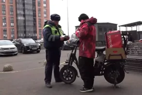В Петербурге изъяли более 160 электровелосипедов в ходе проверки курьеров
