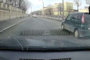 Знаменитая "Помеха справа"