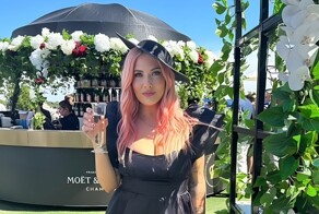 У девушки после удара молнии изменился цвет глаз