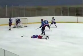 Замгубернатора Архангельской области скончался во врем игры в хоккей