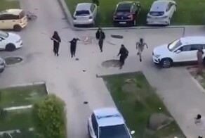 Мигранты показали полиции, кто в Париже хозяин