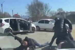Мужчины устроили драку на дороге в Приморском крае