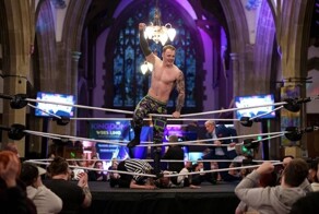 В Британии церковь начала проводить рестлинг-поединки ради привлечения прихожан