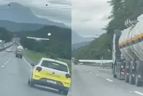 Пилот неожиданно посадил самолет на оживленную трассу и застал водителей врасплох