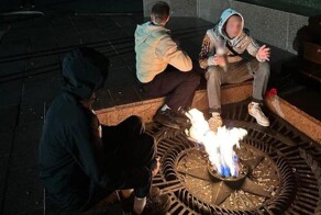 Чебоксарские подростки, заплевавшие семечками Вечный огонь, стали фигурантами уголовного дела