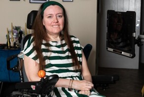 Страдающая склерозом женщина записала голосовой банк, чтобы ругаться на мужа