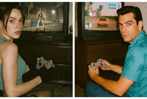Персонажи играют в видеоигры с собой
