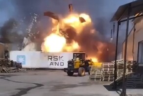 Пожар в промзоне закончился взрывом