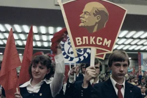 В России создадут аналог школы при ЦК ВЛКСМ
