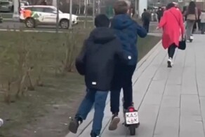 Житель Москвы донес на школьника на электросамокате. Родители ребенка получили штраф в 100 тысяч рублей