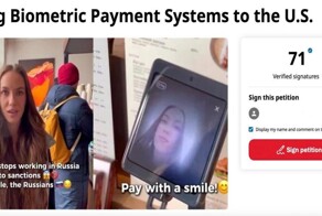 После ролика американки в США запустили петицию об оплате биометрией